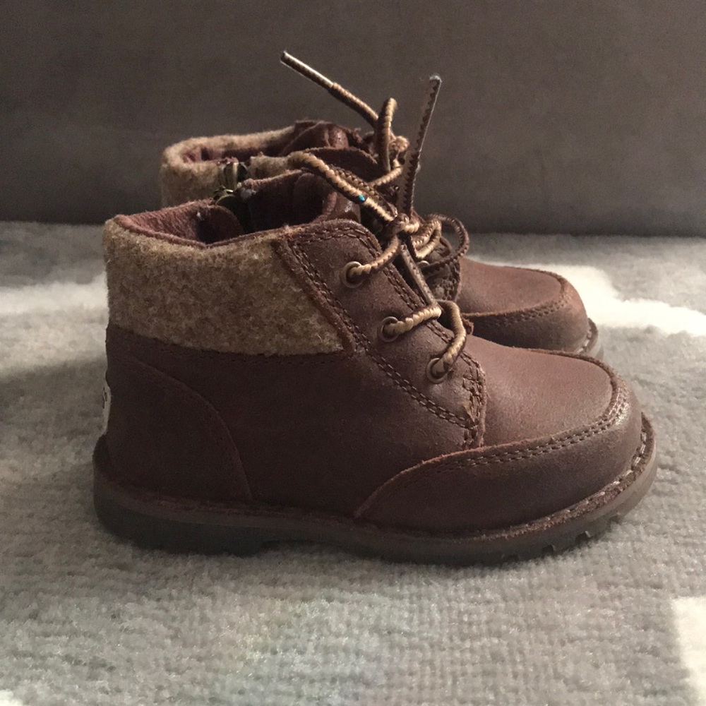 UGG BOOTS
